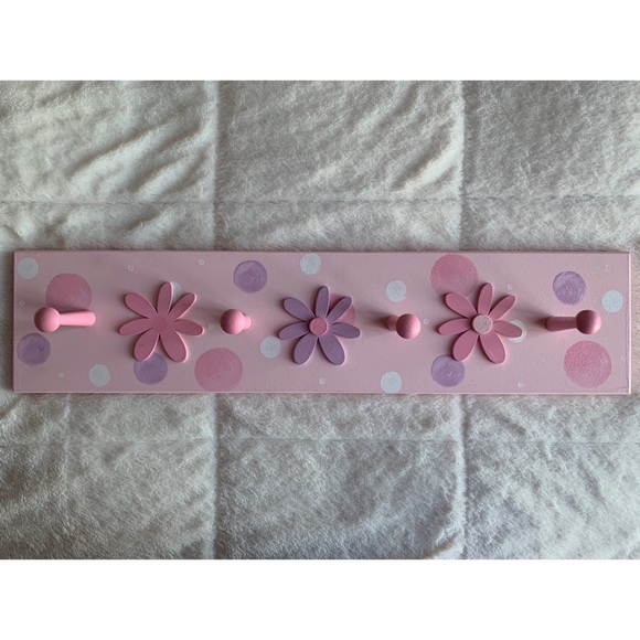 Girly Bulletin Board & Hooks - Picture 4 of 6